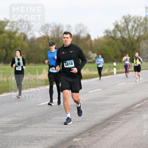 12.04.2026 - 45. Internationalen Wilhelmsburger Insellauf Dr. Thomas Lammeyer http://msf.ph/oto/9437108 12.04.2026 09:29:38 Laufen 2809, 5810 meine-sportfotos.de
