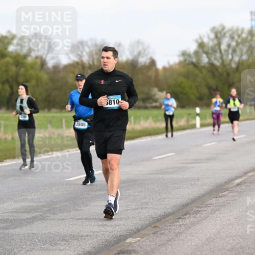 12.04.2026 - 45. Internationalen Wilhelmsburger Insellauf Dr. Thomas Lammeyer http://msf.ph/oto/9437110 12.04.2026 09:29:39 Laufen 2805, 5810 meine-sportfotos.de