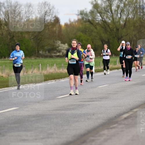 12.04.2026 - 45. Internationalen Wilhelmsburger Insellauf Dr. Thomas Lammeyer http://msf.ph/oto/9437121 12.04.2026 09:29:43 Laufen 3205, 2960, 2341, 2788 meine-sportfotos.de