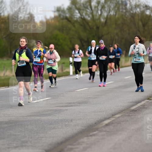 12.04.2026 - 45. Internationalen Wilhelmsburger Insellauf Dr. Thomas Lammeyer http://msf.ph/oto/9437123 12.04.2026 09:29:45 Laufen 4151, 960, 3205, 234, 2014, 2788 meine-sportfotos.de