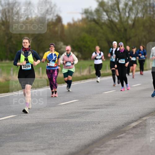 12.04.2026 - 45. Internationalen Wilhelmsburger Insellauf Dr. Thomas Lammeyer http://msf.ph/oto/9437131 12.04.2026 09:29:46 Laufen 4151, 3205, 2960, 2788 meine-sportfotos.de