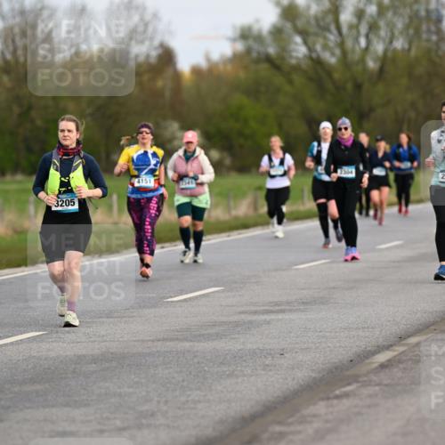 12.04.2026 - 45. Internationalen Wilhelmsburger Insellauf Dr. Thomas Lammeyer http://msf.ph/oto/9437132 12.04.2026 09:29:46 Laufen 960, 3205, 4151, 2788 meine-sportfotos.de