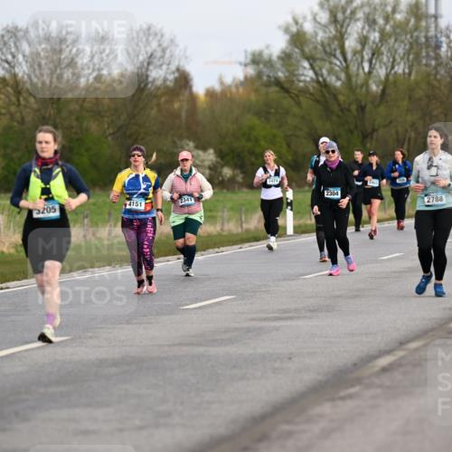12.04.2026 - 45. Internationalen Wilhelmsburger Insellauf Dr. Thomas Lammeyer http://msf.ph/oto/9437134 12.04.2026 09:29:47 Laufen 3205, 4151, 2341, 60, 3474, 2304, 246, 2788, 2140, 3058 meine-sportfotos.de
