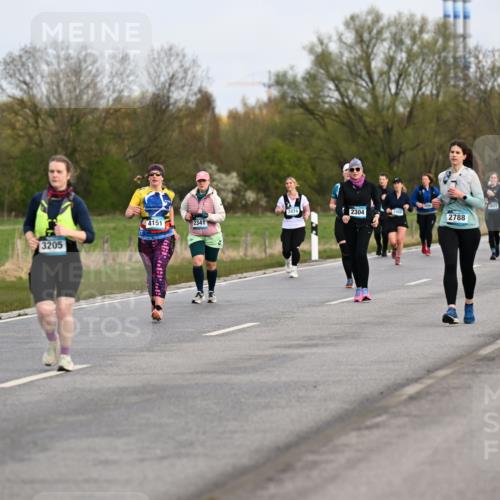 12.04.2026 - 45. Internationalen Wilhelmsburger Insellauf Dr. Thomas Lammeyer http://msf.ph/oto/9437135 12.04.2026 09:29:47 Laufen 3205, 2960, 2140, 3474, 2304, 2135, 2788, 4151, 2341, 3058 meine-sportfotos.de