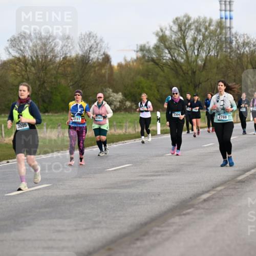 12.04.2026 - 45. Internationalen Wilhelmsburger Insellauf Dr. Thomas Lammeyer http://msf.ph/oto/9437137 12.04.2026 09:29:47 Laufen 2960, 3205, 4151, 2341, 2304, 2400, 2788, 5831, 2135, 3058 meine-sportfotos.de
