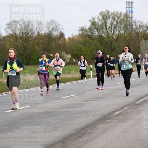 12.04.2026 - 45. Internationalen Wilhelmsburger Insellauf Dr. Thomas Lammeyer http://msf.ph/oto/9437138 12.04.2026 09:29:47 Laufen 3474, 4151, 2341, 2788, 2960, 3205, 2140, 3058 meine-sportfotos.de