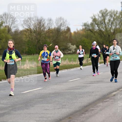 12.04.2026 - 45. Internationalen Wilhelmsburger Insellauf Dr. Thomas Lammeyer http://msf.ph/oto/9437142 12.04.2026 09:29:48 Laufen 4151, 2341, 2304, 205, 2788, 2960, 2145, 3058 meine-sportfotos.de
