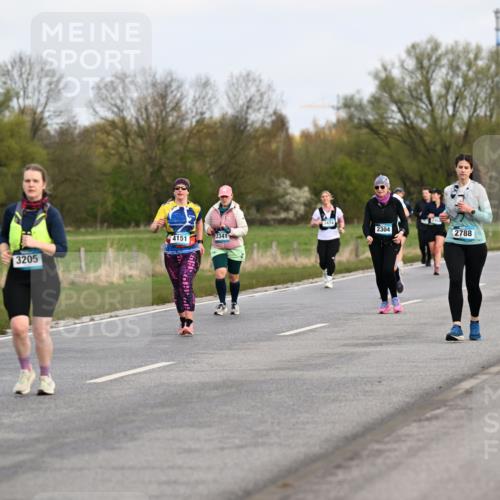 12.04.2026 - 45. Internationalen Wilhelmsburger Insellauf Dr. Thomas Lammeyer http://msf.ph/oto/9437143 12.04.2026 09:29:48 Laufen 3474, 4151, 2341, 2304, 2788, 2960, 3205, 2145, 3058 meine-sportfotos.de