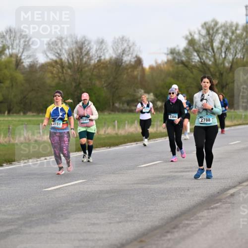 12.04.2026 - 45. Internationalen Wilhelmsburger Insellauf Dr. Thomas Lammeyer http://msf.ph/oto/9437152 12.04.2026 09:29:50 Laufen 2304, 2341, 2788, 4151, 05, 3058 meine-sportfotos.de