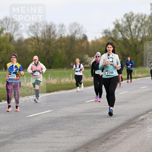 12.04.2026 - 45. Internationalen Wilhelmsburger Insellauf Dr. Thomas Lammeyer http://msf.ph/oto/9437158 12.04.2026 09:29:51 Laufen 2341, 4151, 2304, 2788, 3058 meine-sportfotos.de
