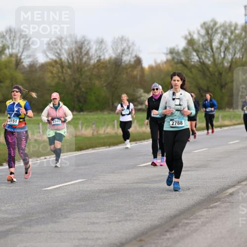 12.04.2026 - 45. Internationalen Wilhelmsburger Insellauf Dr. Thomas Lammeyer http://msf.ph/oto/9437159 12.04.2026 09:29:51 Laufen 5474, 4151, 2341, 2788, 3058 meine-sportfotos.de