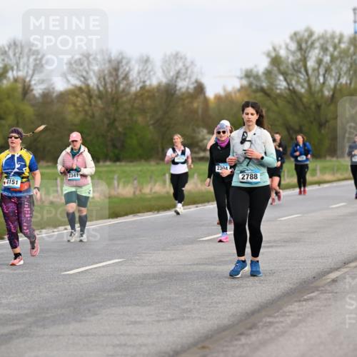 12.04.2026 - 45. Internationalen Wilhelmsburger Insellauf Dr. Thomas Lammeyer http://msf.ph/oto/9437160 12.04.2026 09:29:51 Laufen 2304, 2341, 4151, 2788, 3058 meine-sportfotos.de