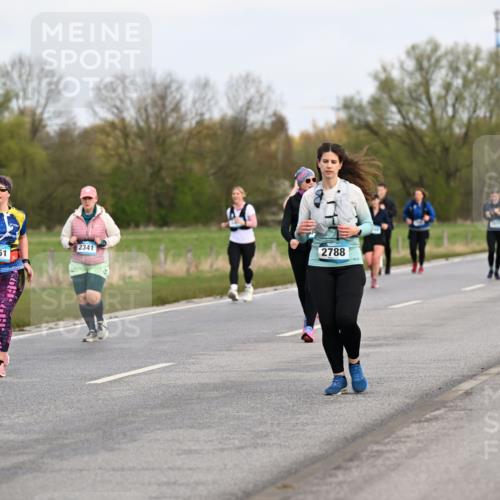 12.04.2026 - 45. Internationalen Wilhelmsburger Insellauf Dr. Thomas Lammeyer http://msf.ph/oto/9437161 12.04.2026 09:29:51 Laufen 2341, 4151, 2788, 3058 meine-sportfotos.de