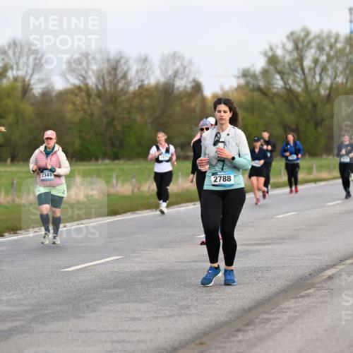 12.04.2026 - 45. Internationalen Wilhelmsburger Insellauf Dr. Thomas Lammeyer http://msf.ph/oto/9437164 12.04.2026 09:29:52 Laufen 2341, 4151, 2788, 3058 meine-sportfotos.de