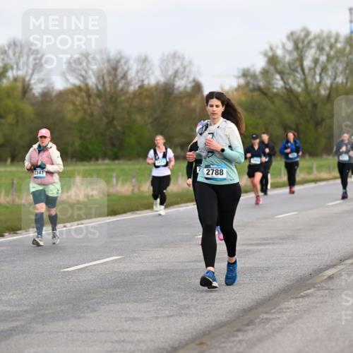 12.04.2026 - 45. Internationalen Wilhelmsburger Insellauf Dr. Thomas Lammeyer http://msf.ph/oto/9437165 12.04.2026 09:29:52 Laufen 2341, 2788, 4151, 3058 meine-sportfotos.de