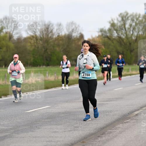 12.04.2026 - 45. Internationalen Wilhelmsburger Insellauf Dr. Thomas Lammeyer http://msf.ph/oto/9437166 12.04.2026 09:29:52 Laufen 4151, 2341, 2788, 3058 meine-sportfotos.de