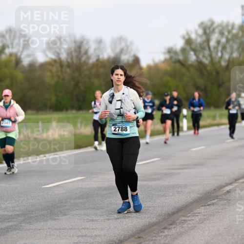 12.04.2026 - 45. Internationalen Wilhelmsburger Insellauf Dr. Thomas Lammeyer http://msf.ph/oto/9437171 12.04.2026 09:29:53 Laufen 2341, 2788 meine-sportfotos.de
