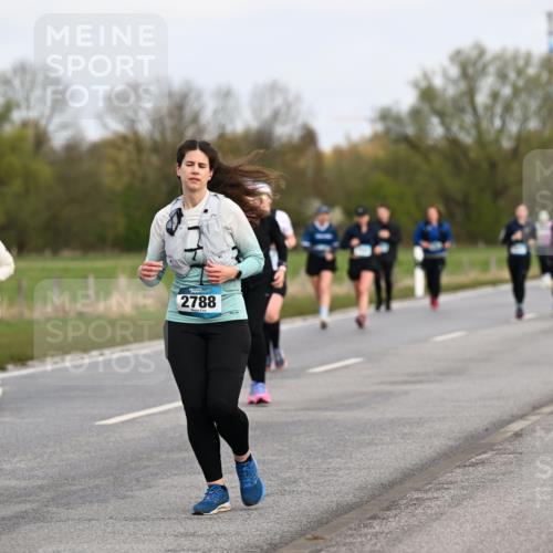 12.04.2026 - 45. Internationalen Wilhelmsburger Insellauf Dr. Thomas Lammeyer http://msf.ph/oto/9437175 12.04.2026 09:29:54 Laufen 2341, 2788 meine-sportfotos.de