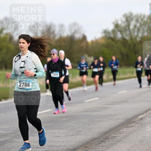 12.04.2026 - 45. Internationalen Wilhelmsburger Insellauf Dr. Thomas Lammeyer http://msf.ph/oto/9437180 12.04.2026 09:29:54 Laufen 341, 2788, 2364 meine-sportfotos.de