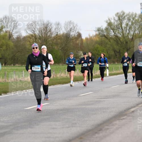12.04.2026 - 45. Internationalen Wilhelmsburger Insellauf Dr. Thomas Lammeyer http://msf.ph/oto/9437185 12.04.2026 09:29:55 Laufen 2304, 81, 2468, 2680, 5831, 3058, 2135 meine-sportfotos.de