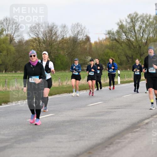 12.04.2026 - 45. Internationalen Wilhelmsburger Insellauf Dr. Thomas Lammeyer http://msf.ph/oto/9437187 12.04.2026 09:29:55 Laufen 230, 2467, 2680, 2468, 5831, 3058, 2135 meine-sportfotos.de