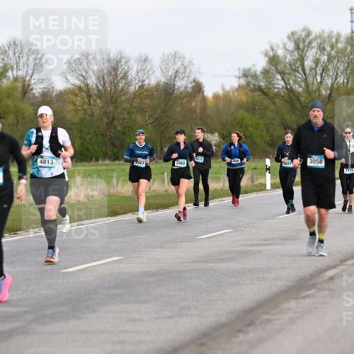 12.04.2026 - 45. Internationalen Wilhelmsburger Insellauf Dr. Thomas Lammeyer http://msf.ph/oto/9437195 12.04.2026 09:29:57 Laufen 2679, 3058, 5831, 4813, 2467, 2468, 2135, 2304, 2498, 2912 meine-sportfotos.de