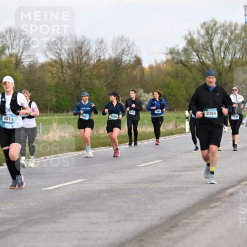 12.04.2026 - 45. Internationalen Wilhelmsburger Insellauf Dr. Thomas Lammeyer http://msf.ph/oto/9437200 12.04.2026 09:29:57 Laufen 4813, 2304, 2467, 2468, 2679, 3058, 2135, 2498 meine-sportfotos.de