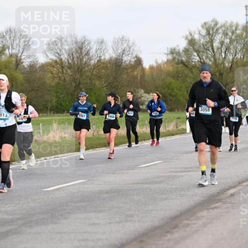 12.04.2026 - 45. Internationalen Wilhelmsburger Insellauf Dr. Thomas Lammeyer http://msf.ph/oto/9437201 12.04.2026 09:29:58 Laufen 2304, 583, 2679, 2467, 2468, 4813, 34, 3058, 2135, 2498 meine-sportfotos.de