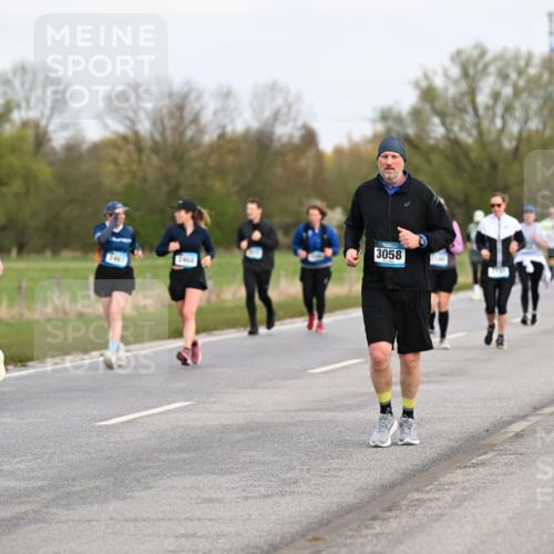 12.04.2026 - 45. Internationalen Wilhelmsburger Insellauf Dr. Thomas Lammeyer http://msf.ph/oto/9437211 12.04.2026 09:29:59 Laufen 3474, 2464, 3058 meine-sportfotos.de