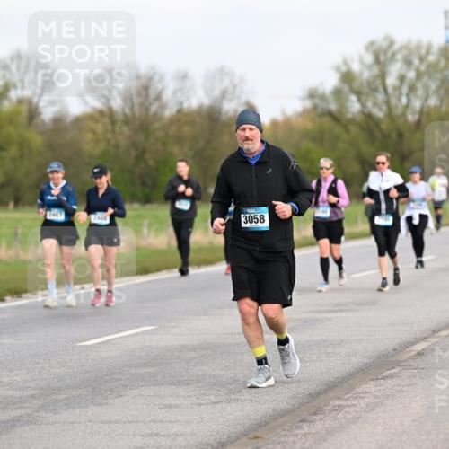 12.04.2026 - 45. Internationalen Wilhelmsburger Insellauf Dr. Thomas Lammeyer http://msf.ph/oto/9437218 12.04.2026 09:30:00 Laufen 3474, 5467, 3058 meine-sportfotos.de