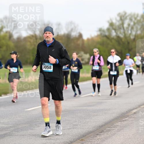 12.04.2026 - 45. Internationalen Wilhelmsburger Insellauf Dr. Thomas Lammeyer http://msf.ph/oto/9437222 12.04.2026 09:30:01 Laufen 2467, 3058 meine-sportfotos.de