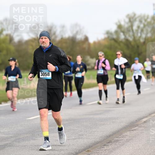 12.04.2026 - 45. Internationalen Wilhelmsburger Insellauf Dr. Thomas Lammeyer http://msf.ph/oto/9437223 12.04.2026 09:30:02 Laufen 3058 meine-sportfotos.de