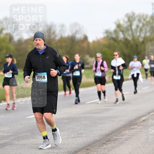 12.04.2026 - 45. Internationalen Wilhelmsburger Insellauf Dr. Thomas Lammeyer http://msf.ph/oto/9437224 12.04.2026 09:30:02 Laufen 7, 3058 meine-sportfotos.de
