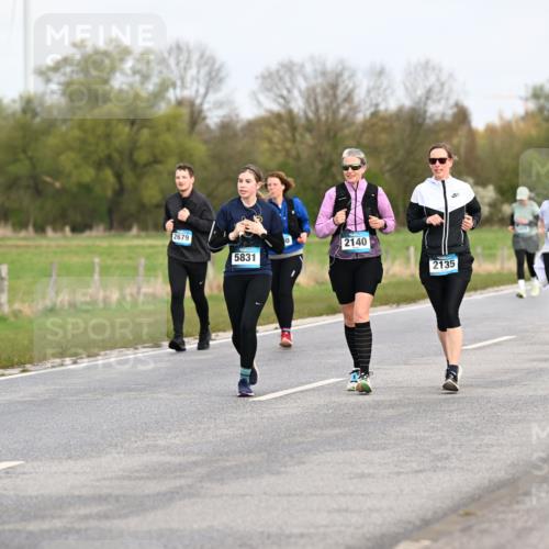 12.04.2026 - 45. Internationalen Wilhelmsburger Insellauf Dr. Thomas Lammeyer http://msf.ph/oto/9437236 12.04.2026 09:30:05 Laufen 2679, 5831, 2140, 2135, 2498 meine-sportfotos.de