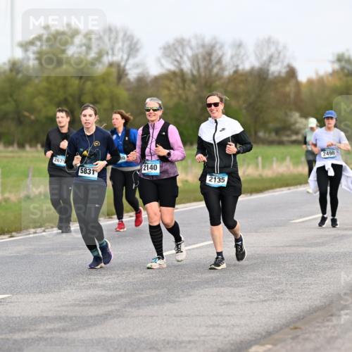 12.04.2026 - 45. Internationalen Wilhelmsburger Insellauf Dr. Thomas Lammeyer http://msf.ph/oto/9437246 12.04.2026 09:30:06 Laufen 10, 2679, 2140, 5831, 2135, 2498 meine-sportfotos.de