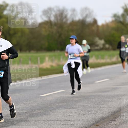 12.04.2026 - 45. Internationalen Wilhelmsburger Insellauf Dr. Thomas Lammeyer http://msf.ph/oto/9437257 12.04.2026 09:30:09 Laufen 2135 meine-sportfotos.de