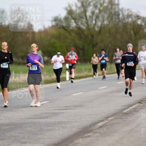 12.04.2026 - 45. Internationalen Wilhelmsburger Insellauf Dr. Thomas Lammeyer http://msf.ph/oto/9437278 12.04.2026 09:30:14 Laufen 2511, 2512, 371, 5432 meine-sportfotos.de
