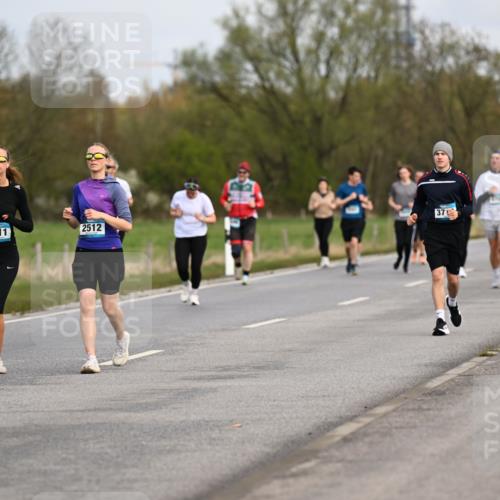 12.04.2026 - 45. Internationalen Wilhelmsburger Insellauf Dr. Thomas Lammeyer http://msf.ph/oto/9437279 12.04.2026 09:30:14 Laufen 2512, 2511, 37, 5432 meine-sportfotos.de