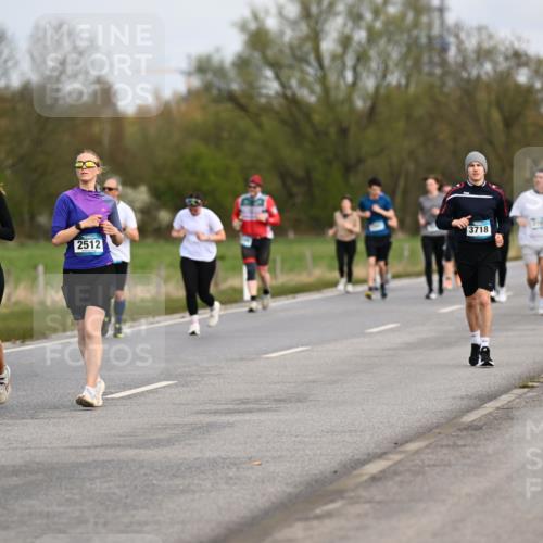 12.04.2026 - 45. Internationalen Wilhelmsburger Insellauf Dr. Thomas Lammeyer http://msf.ph/oto/9437281 12.04.2026 09:30:14 Laufen 2511, 2512, 3718, 5432 meine-sportfotos.de