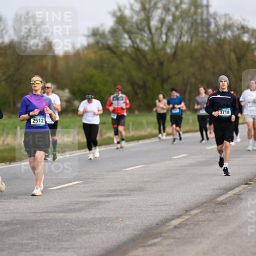 12.04.2026 - 45. Internationalen Wilhelmsburger Insellauf Dr. Thomas Lammeyer http://msf.ph/oto/9437282 12.04.2026 09:30:15 Laufen 2511, 2512, 3718, 5432 meine-sportfotos.de