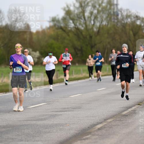 12.04.2026 - 45. Internationalen Wilhelmsburger Insellauf Dr. Thomas Lammeyer http://msf.ph/oto/9437283 12.04.2026 09:30:15 Laufen 2511, 2512, 371, 5432 meine-sportfotos.de