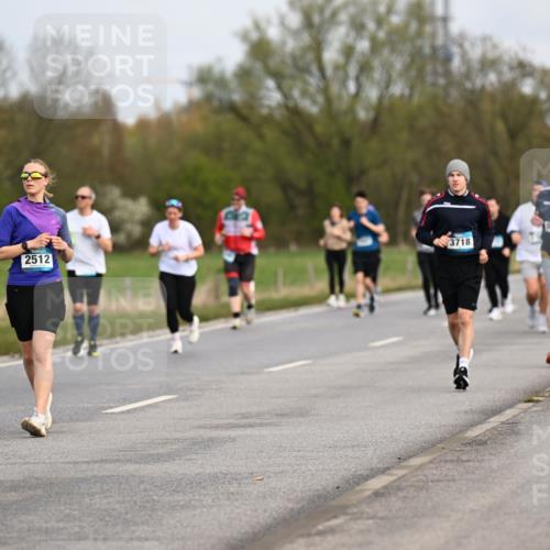 12.04.2026 - 45. Internationalen Wilhelmsburger Insellauf Dr. Thomas Lammeyer http://msf.ph/oto/9437287 12.04.2026 09:30:15 Laufen 2511, 2512, 3718, 5432 meine-sportfotos.de