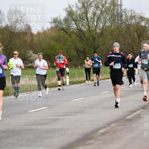 12.04.2026 - 45. Internationalen Wilhelmsburger Insellauf Dr. Thomas Lammeyer http://msf.ph/oto/9437291 12.04.2026 09:30:16 Laufen 589, 5432, 24, 1, 5583, 3718, 3719, 4788 meine-sportfotos.de