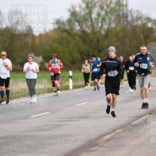 12.04.2026 - 45. Internationalen Wilhelmsburger Insellauf Dr. Thomas Lammeyer http://msf.ph/oto/9437296 12.04.2026 09:30:17 Laufen 2512, 3718, 5432 meine-sportfotos.de