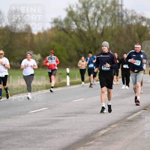 12.04.2026 - 45. Internationalen Wilhelmsburger Insellauf Dr. Thomas Lammeyer http://msf.ph/oto/9437297 12.04.2026 09:30:17 Laufen 2512, 371, 432 meine-sportfotos.de