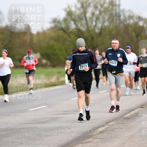 12.04.2026 - 45. Internationalen Wilhelmsburger Insellauf Dr. Thomas Lammeyer http://msf.ph/oto/9437314 12.04.2026 09:30:19 Laufen 373, 5432 meine-sportfotos.de