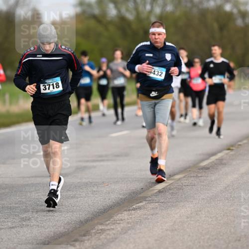 12.04.2026 - 45. Internationalen Wilhelmsburger Insellauf Dr. Thomas Lammeyer http://msf.ph/oto/9437327 12.04.2026 09:30:22 Laufen 3718, 432 meine-sportfotos.de
