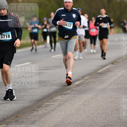12.04.2026 - 45. Internationalen Wilhelmsburger Insellauf Dr. Thomas Lammeyer http://msf.ph/oto/9437329 12.04.2026 09:30:23 Laufen 3718, 432 meine-sportfotos.de