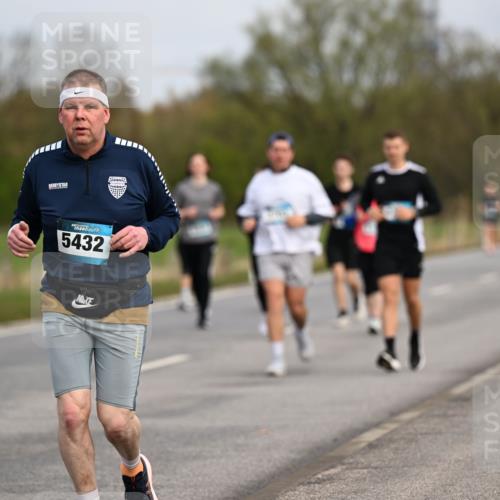 12.04.2026 - 45. Internationalen Wilhelmsburger Insellauf Dr. Thomas Lammeyer http://msf.ph/oto/9437339 12.04.2026 09:30:25 Laufen 5432 meine-sportfotos.de