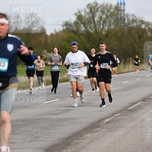 12.04.2026 - 45. Internationalen Wilhelmsburger Insellauf Dr. Thomas Lammeyer http://msf.ph/oto/9437341 12.04.2026 09:30:26 Laufen 5432, 5583, 5558, 2703, 5, 4789, 2471 meine-sportfotos.de